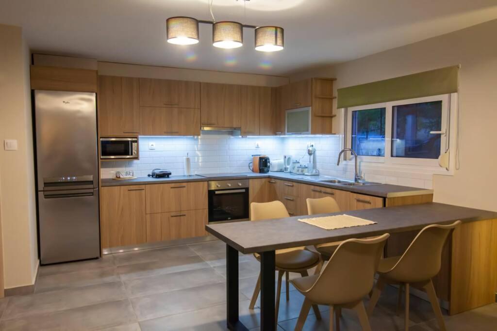 House On The Beach 살라미스 외부 사진